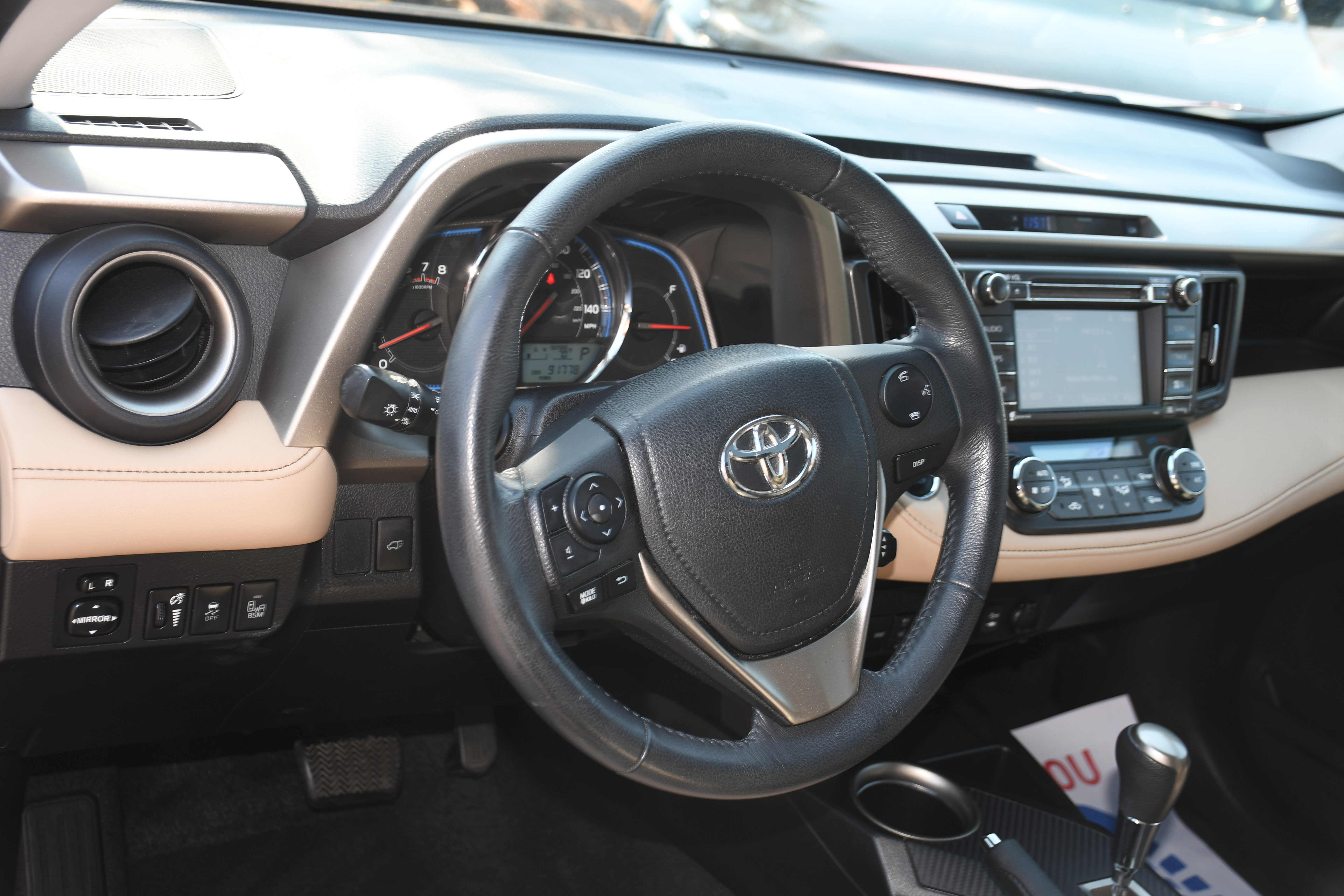Used 2015 Toyota RAV4 Limited w/ Technology Package image 9