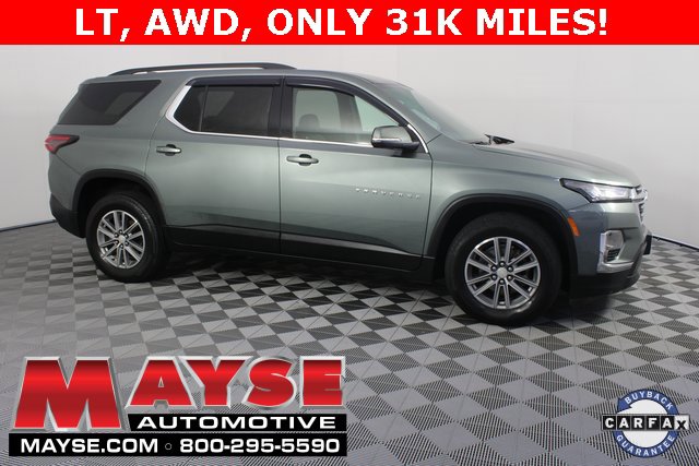 Used 2023 Chevrolet Traverse LT w/ Rear Camera Mirror Package image 1