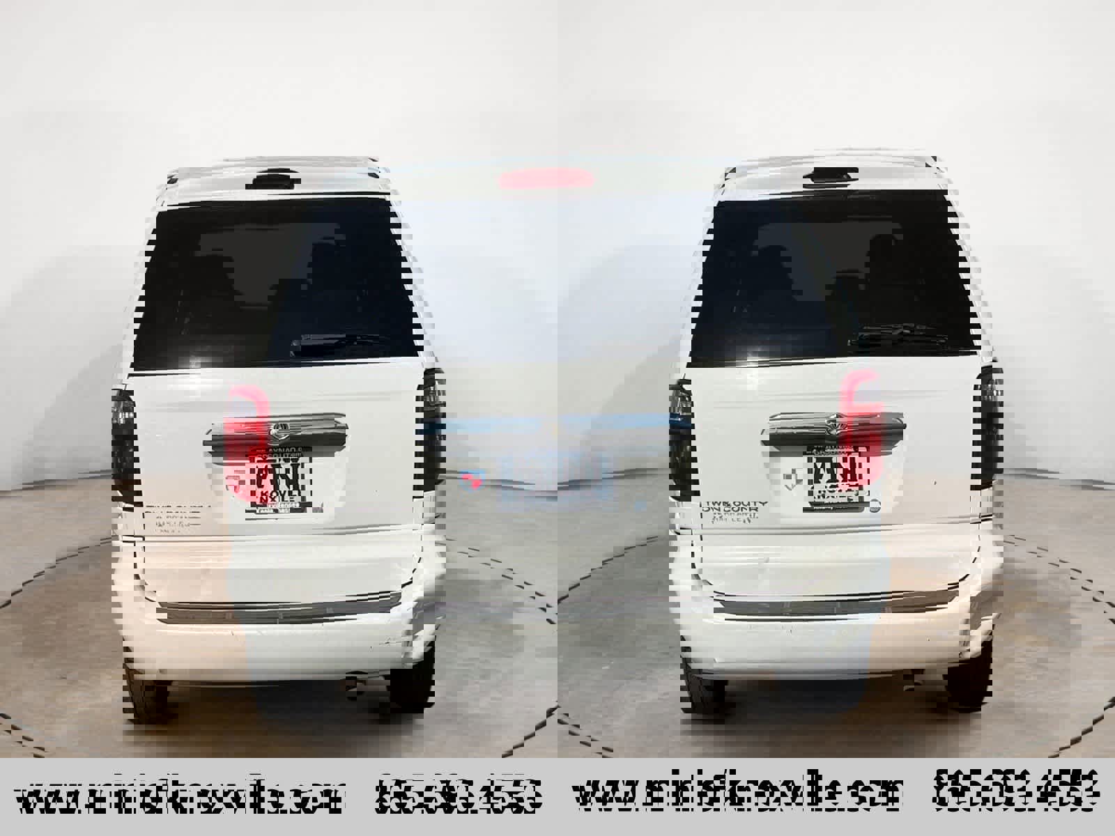 Used 2006 Chrysler Town & Country image 4