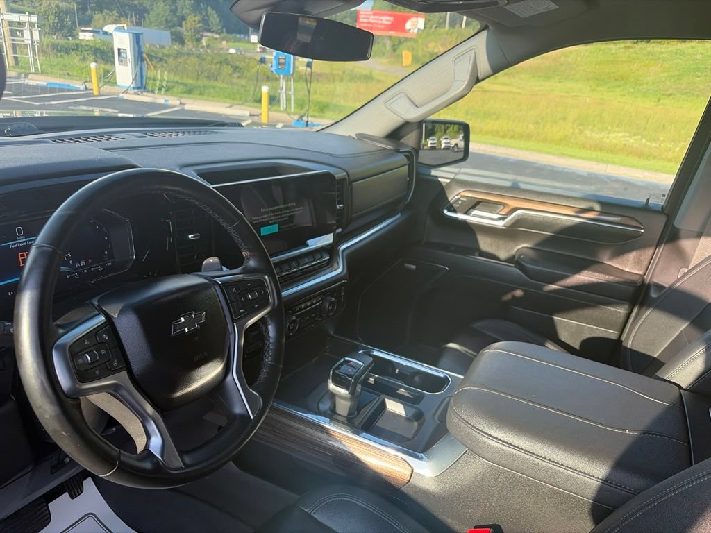 Used 2024 Chevrolet Silverado 1500 RST w/ Redline Edition AWD/4WD image 18