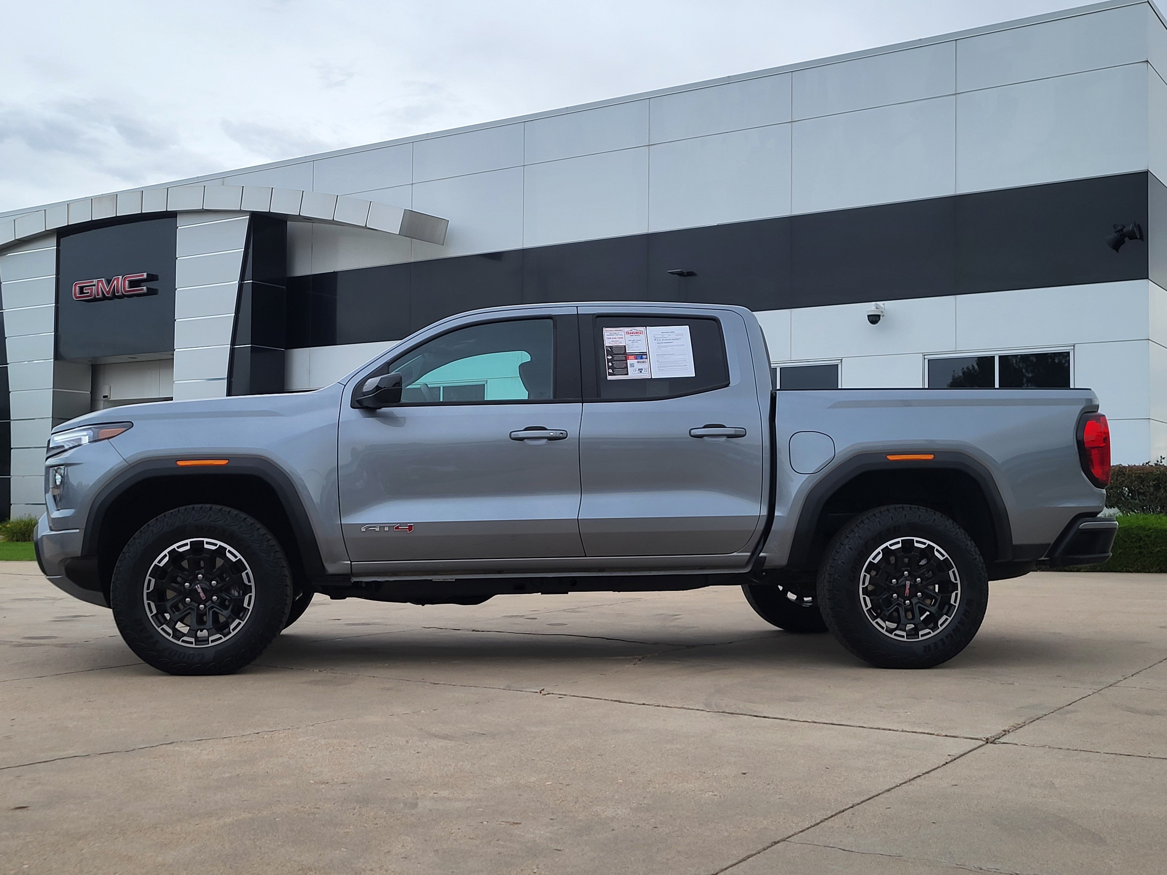 Used 2026 GMC Canyon AT4 AWD/4WD image 4