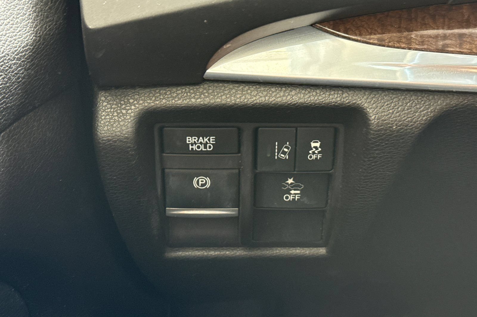 Used 2018 Acura MDX w/ Technology Package FWD image 40