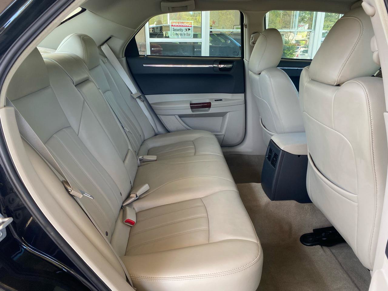 Used 2007 Chrysler 300 C RWD image 28