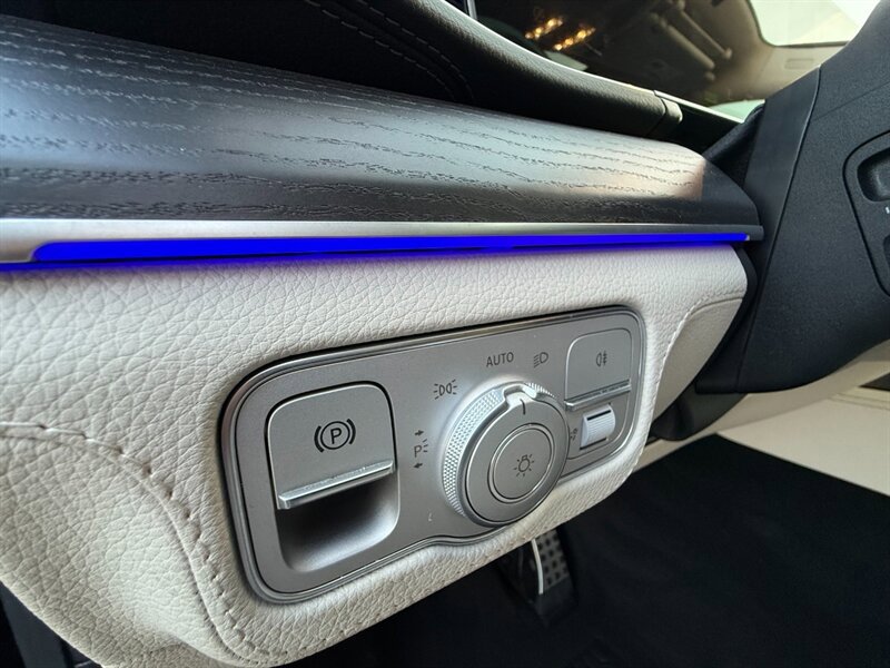 Used 2021 Mercedes-Benz GLS 580 4MATIC image 24