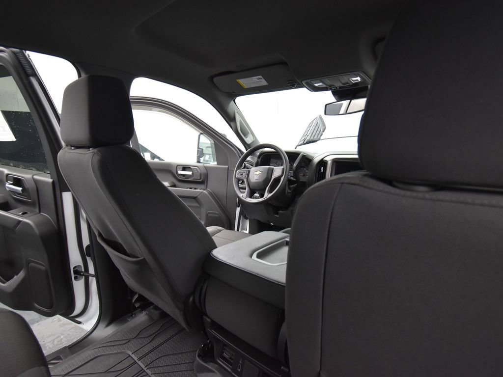 Used 2025 Chevrolet Silverado 2500 Custom w/ Custom Value Package image 20