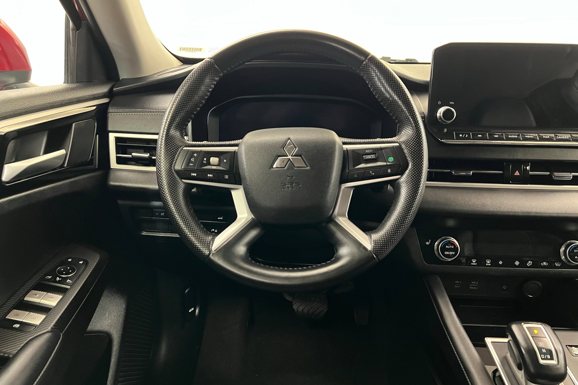 Used 2023 Mitsubishi Outlander SE image 12
