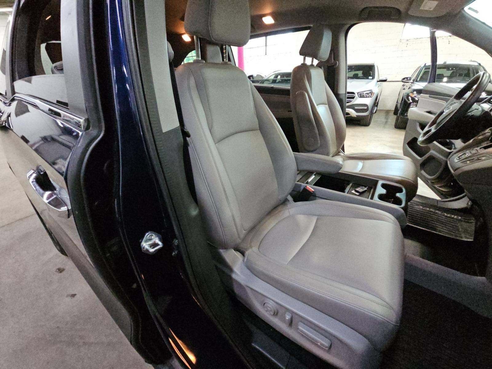Used 2023 Honda Odyssey EX-L image 13