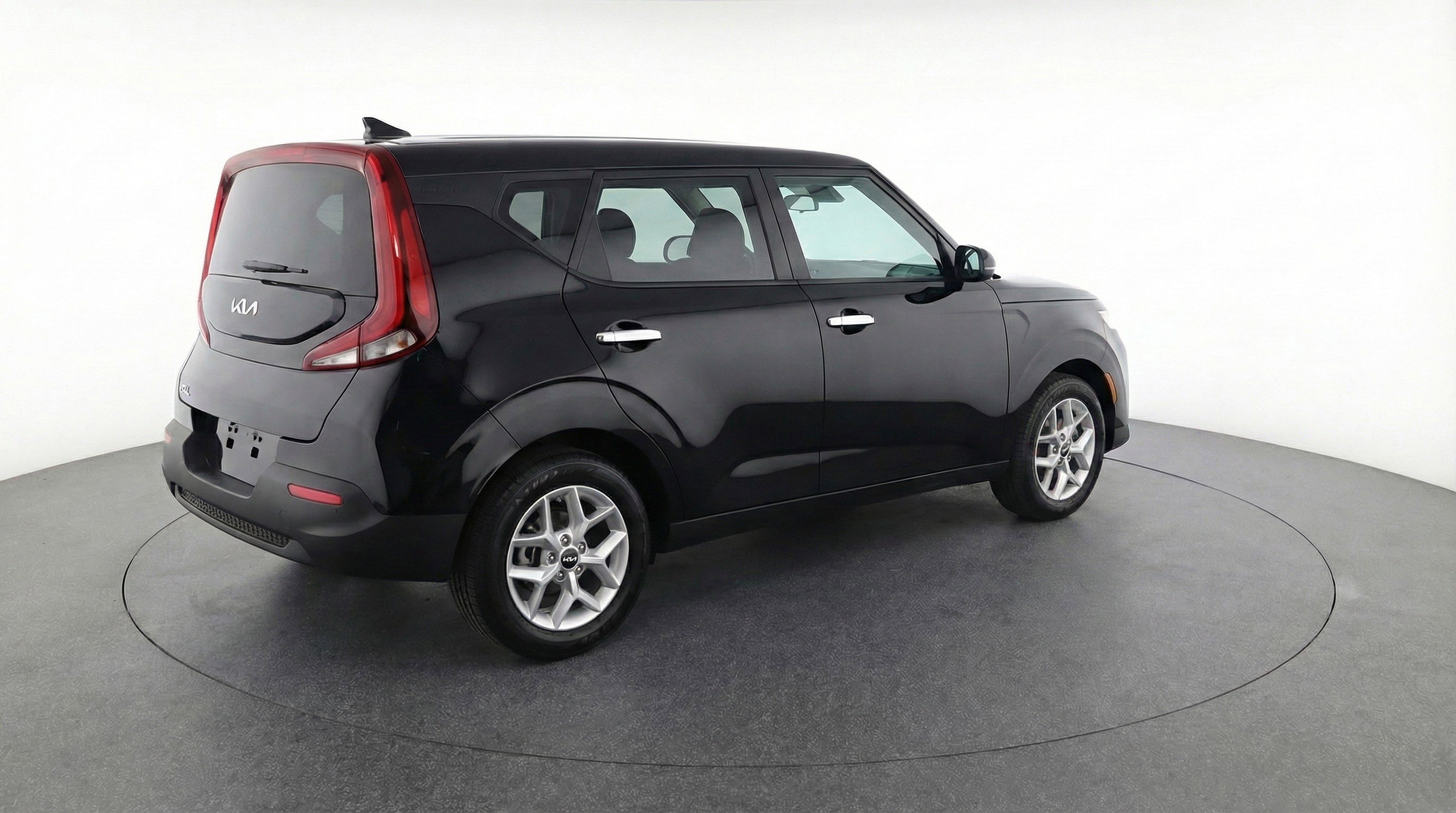 Used 2025 Kia Soul LX w/ LX Technology Package image 9