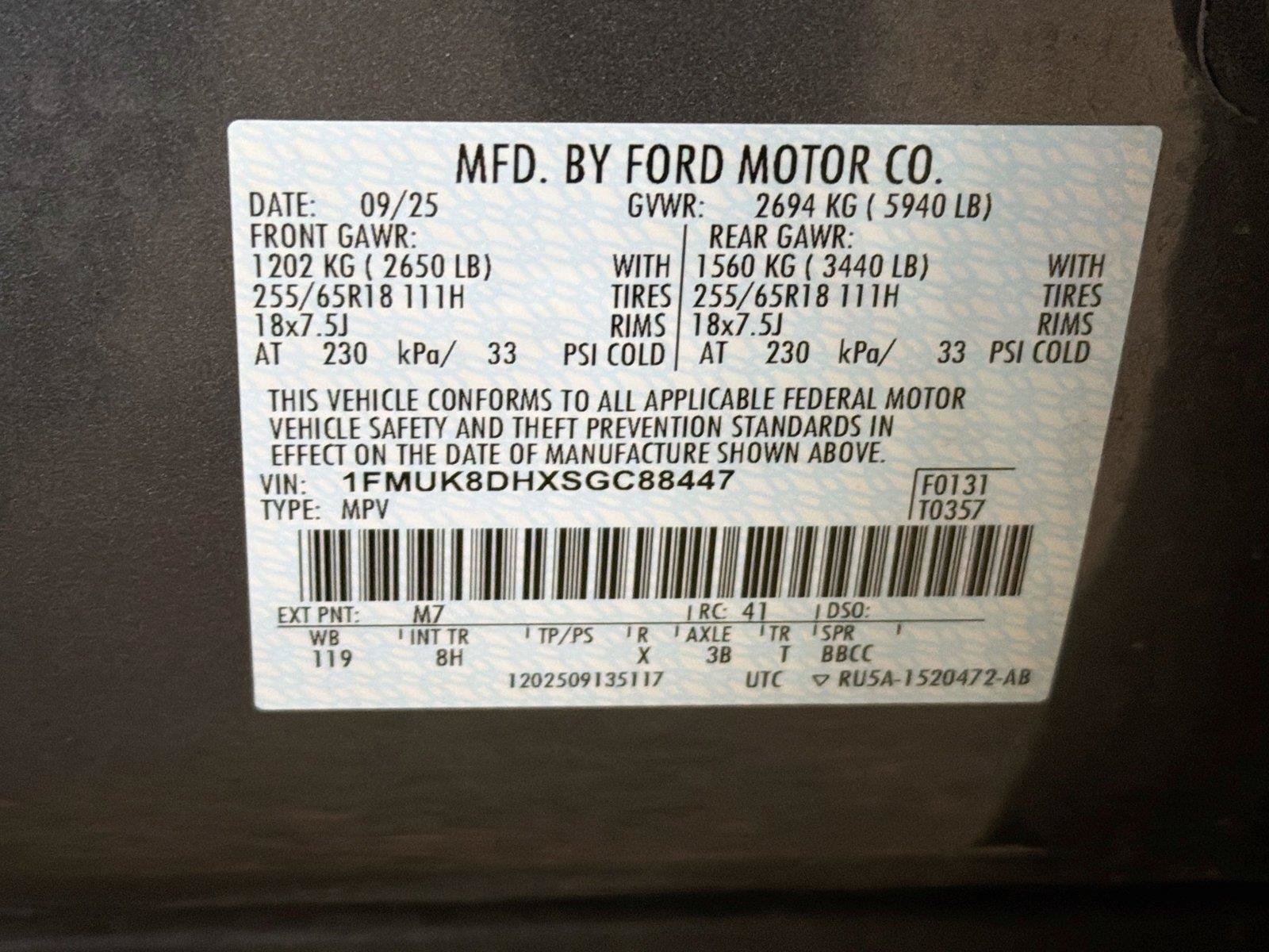 Used 2025 Ford Explorer Active AWD/4WD image 21