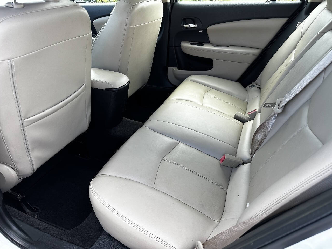 Used 2011 Chrysler 200 Limited FWD image 13