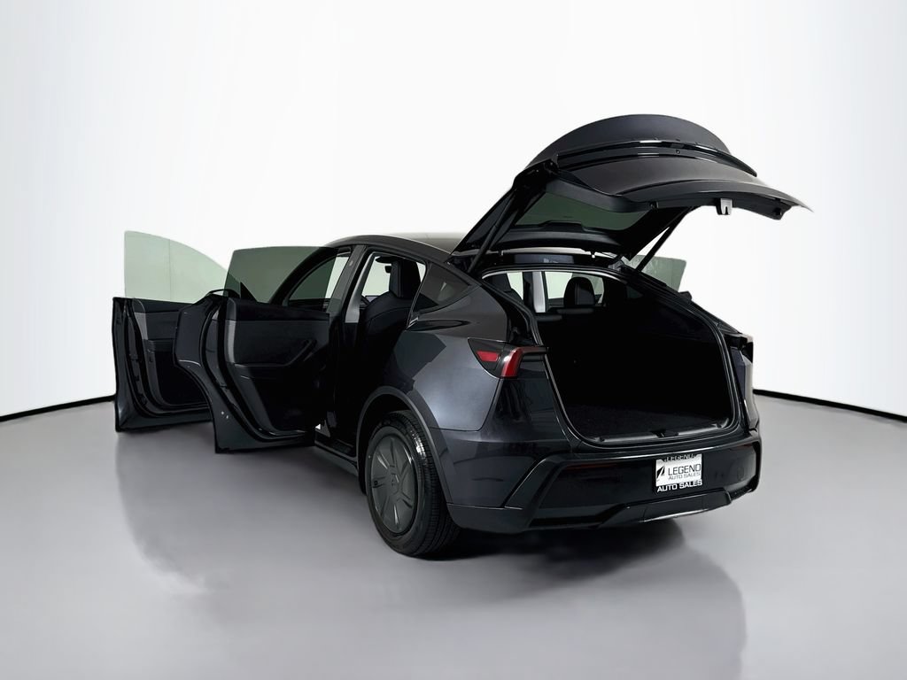 Used 2026 Tesla Model Y 2WD image 31