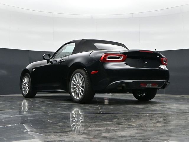 Used 2018 FIAT 124 Spider Classica w/ Technology Group RWD image 32