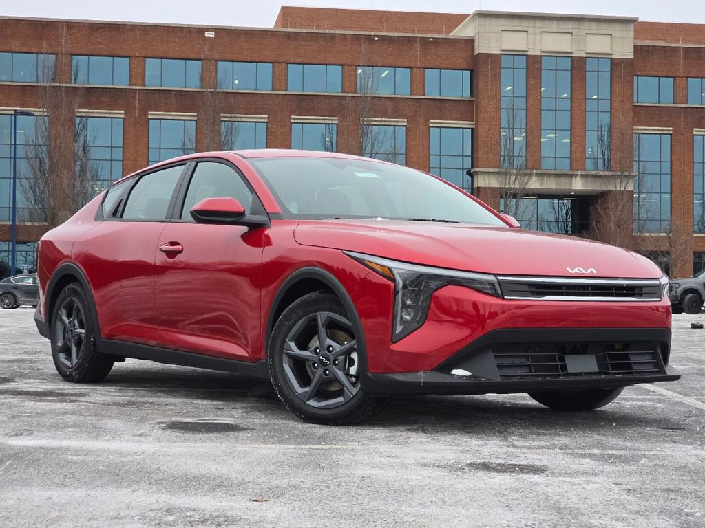 New 2025 Kia K4 LXS image 1