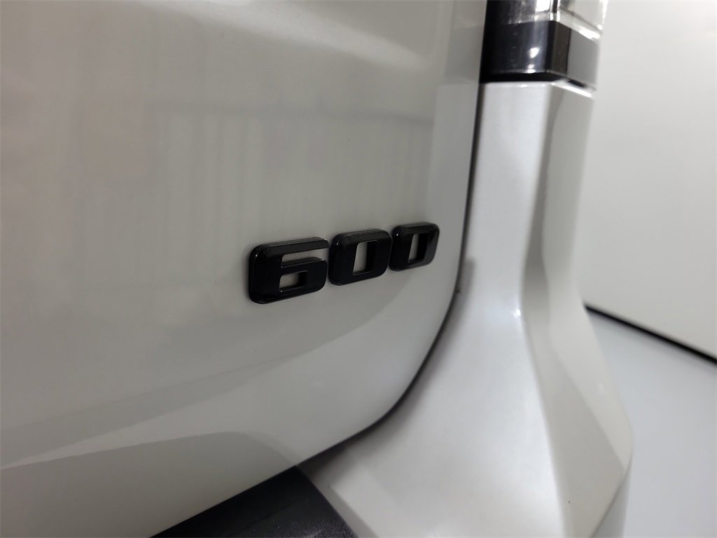 Used 2022 Cadillac Escalade ESV Sport Platinum w/ LPO, ONYX Package image 5