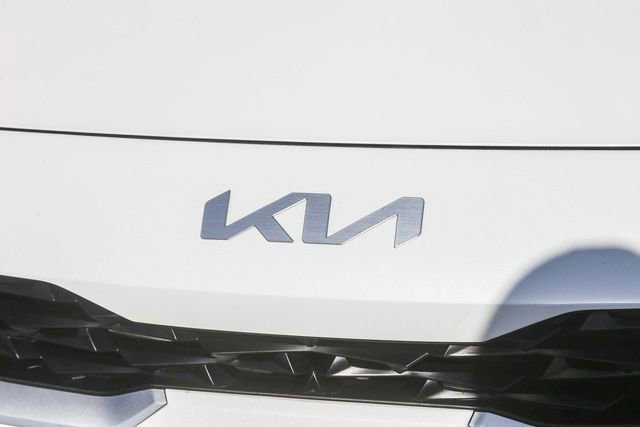 Used 2023 Kia Forte LXS image 9