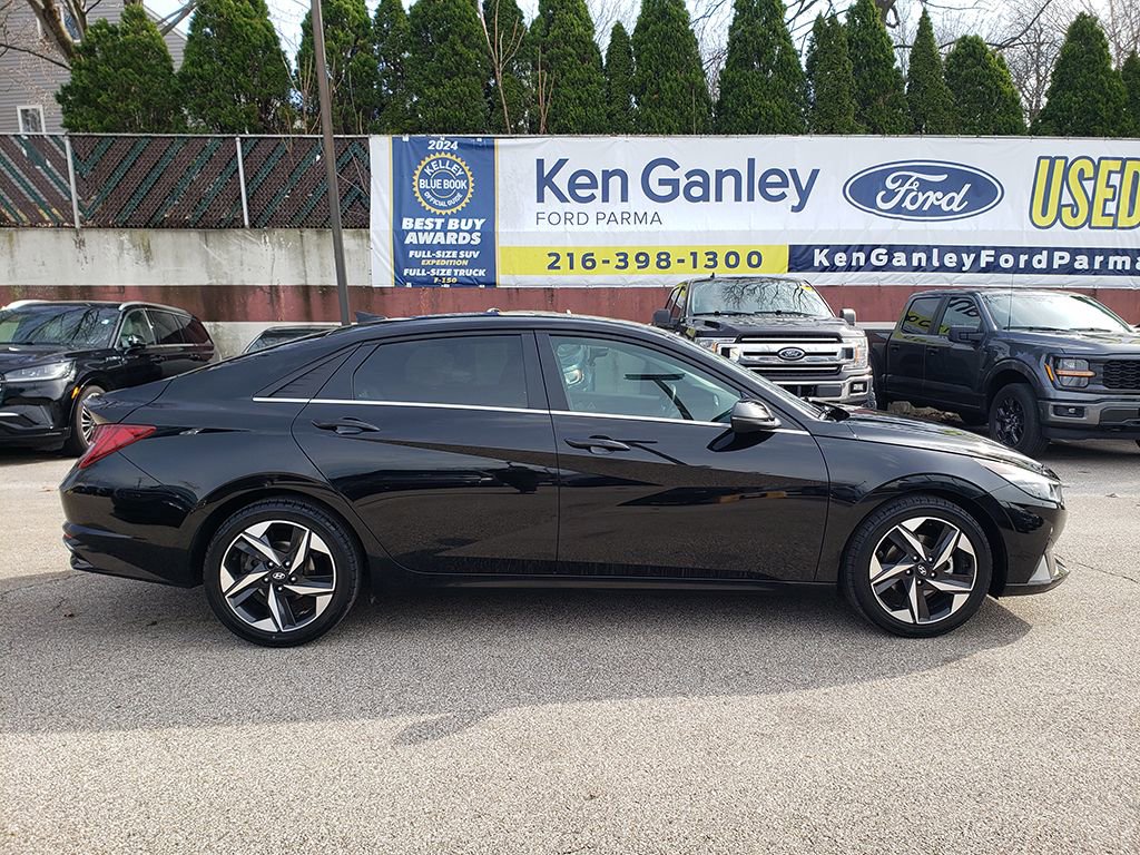 Used 2021 Hyundai Elantra Limited image 4