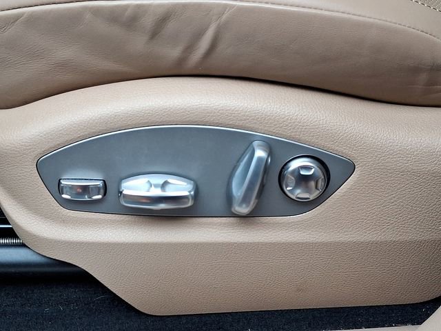 Certified 2022 Porsche Macan S AWD/4WD image 17