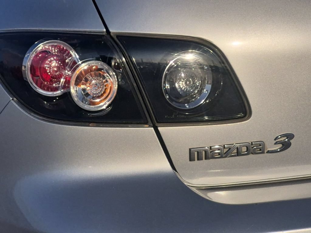 Used 2009 MAZDA MAZDA3 s Touring FWD image 25