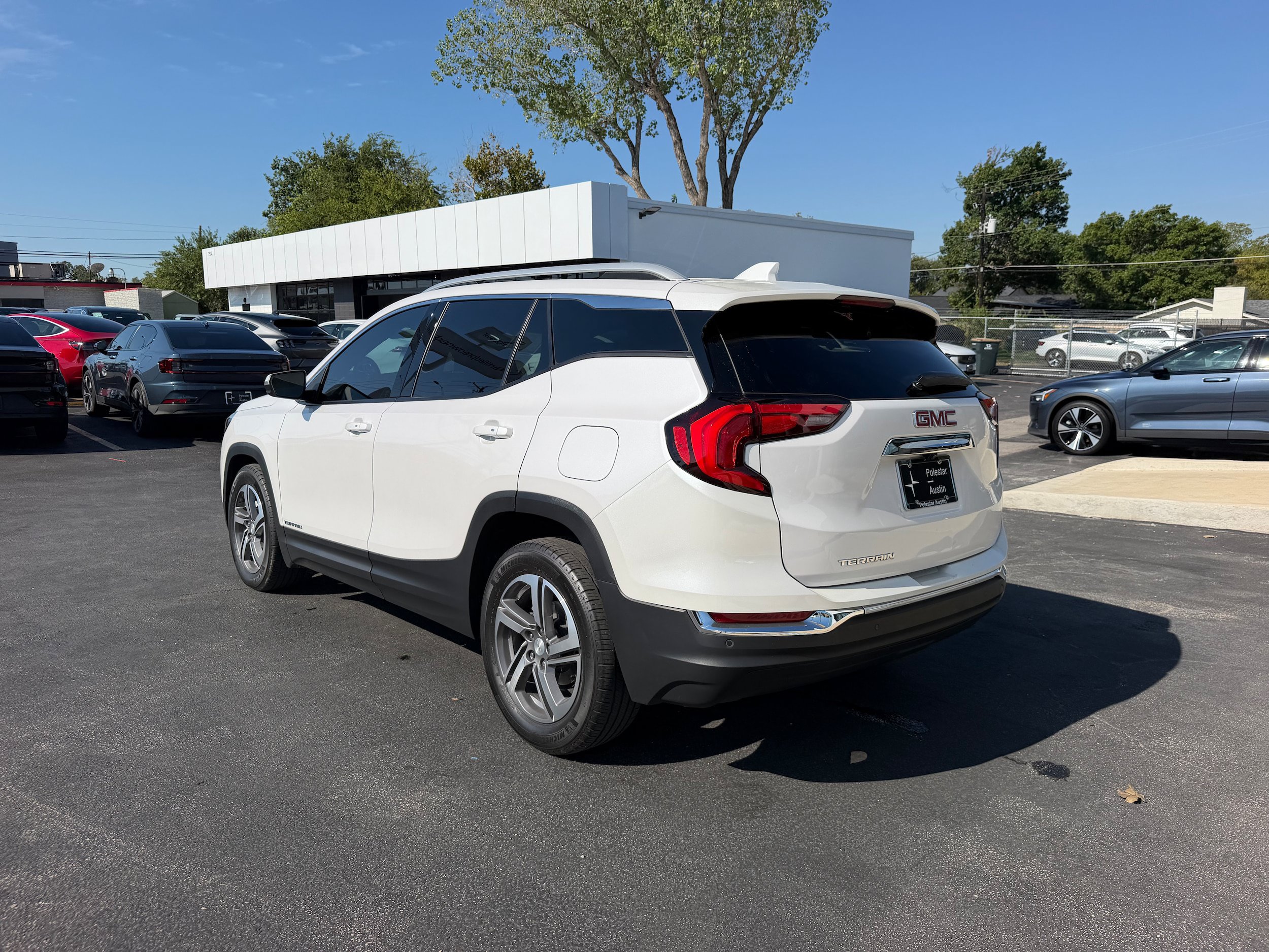 Used 2021 GMC Terrain SLT w/ Infotainment Package II FWD image 4