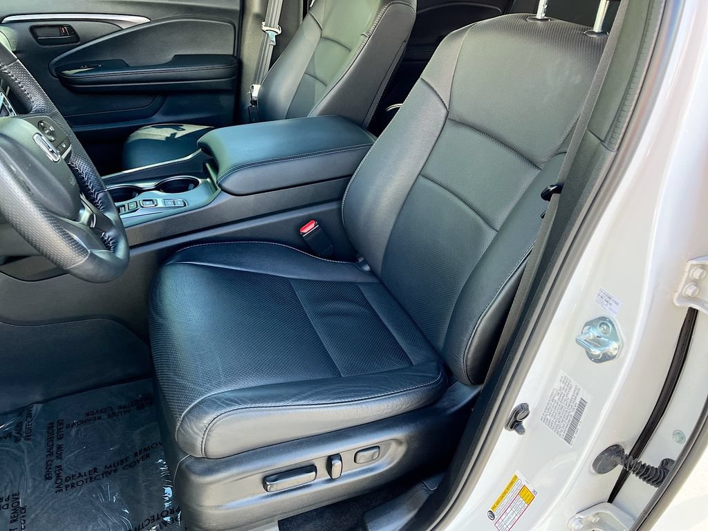 Used 2025 Honda Passport EX-L image 18