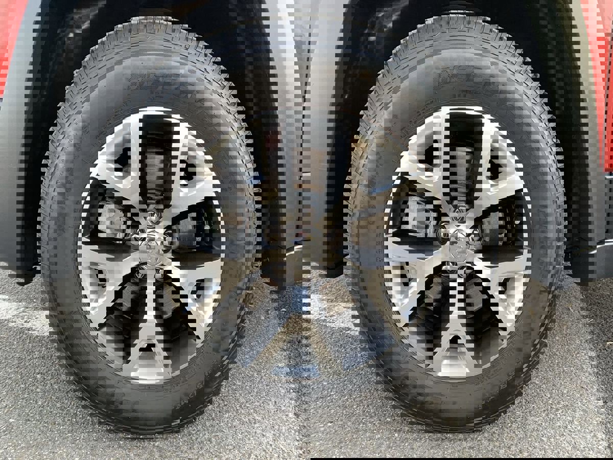 Used 2017 Jeep Cherokee Trailhawk w/ Comfort/Convenience Group image 9