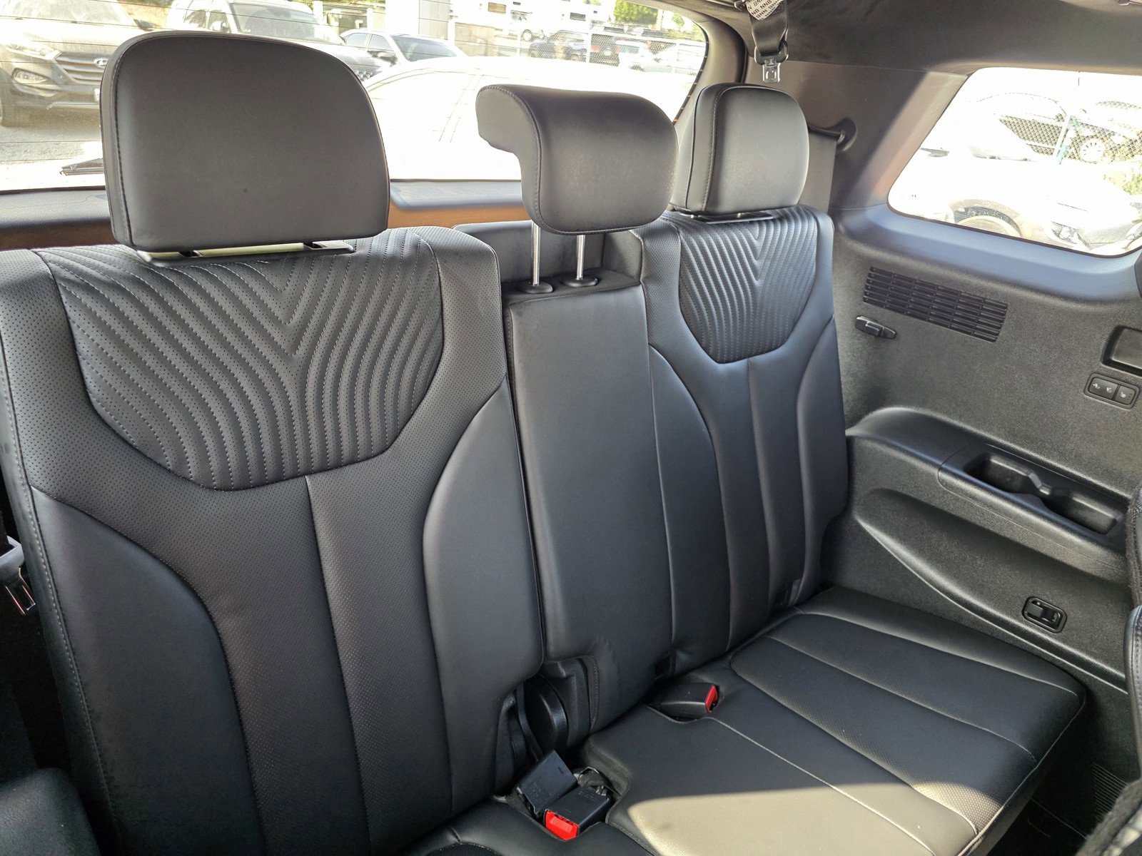 Used 2024 Hyundai Palisade Calligraphy image 6