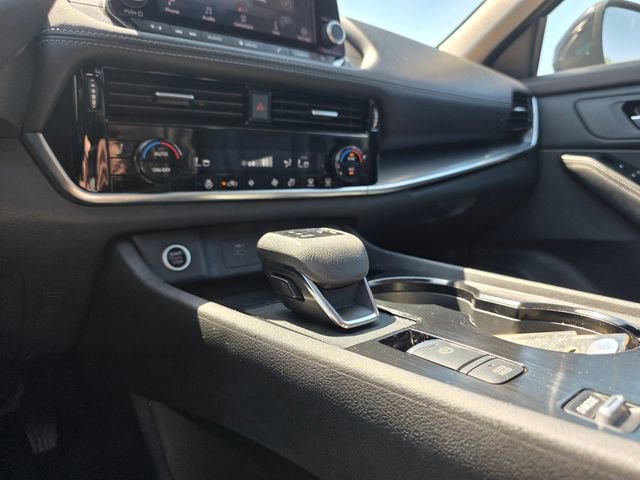 Used 2022 Nissan Rogue SV w/ SV Premium Package image 25