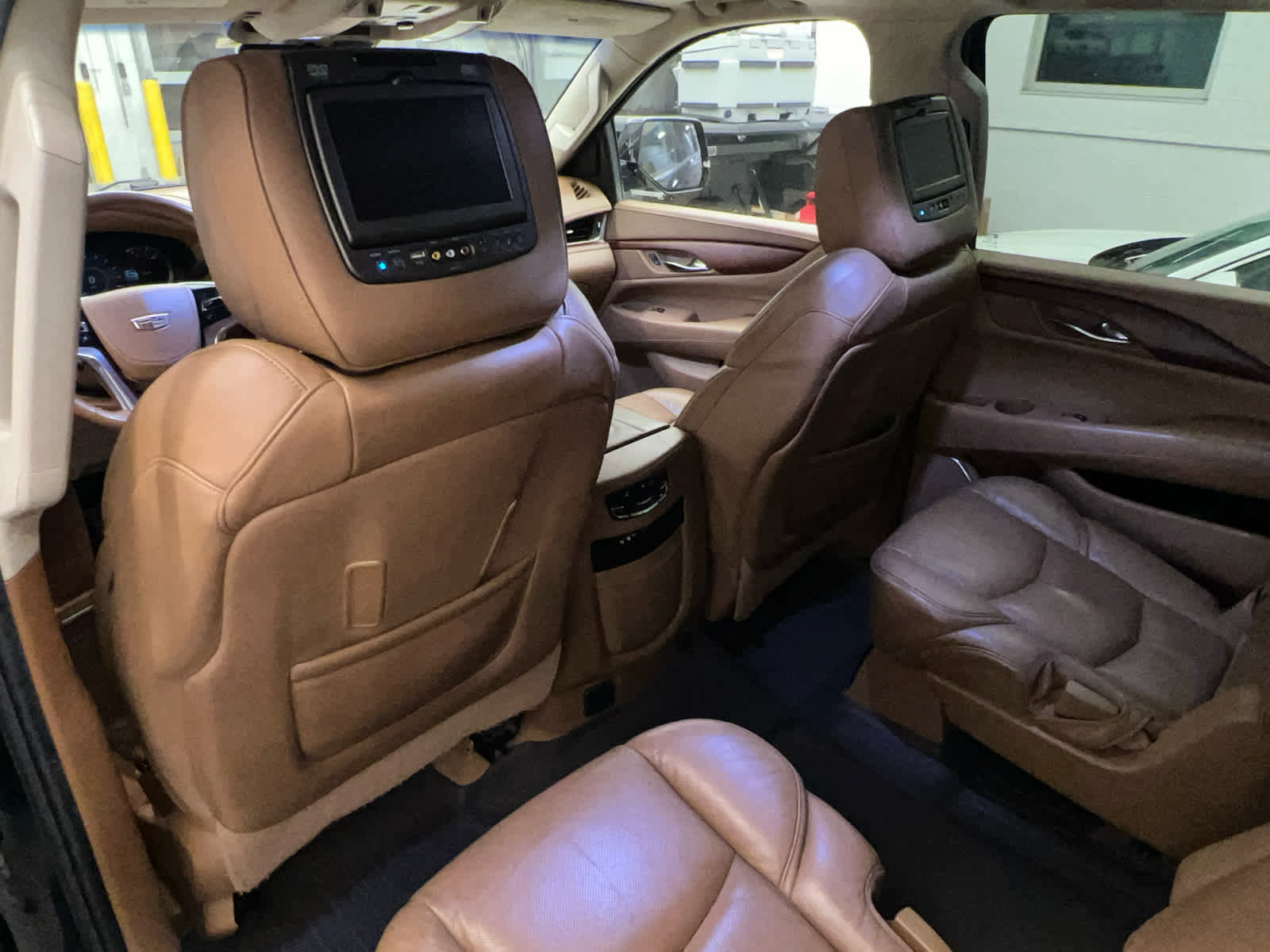 Used 2016 Cadillac Escalade ESV Platinum image 18