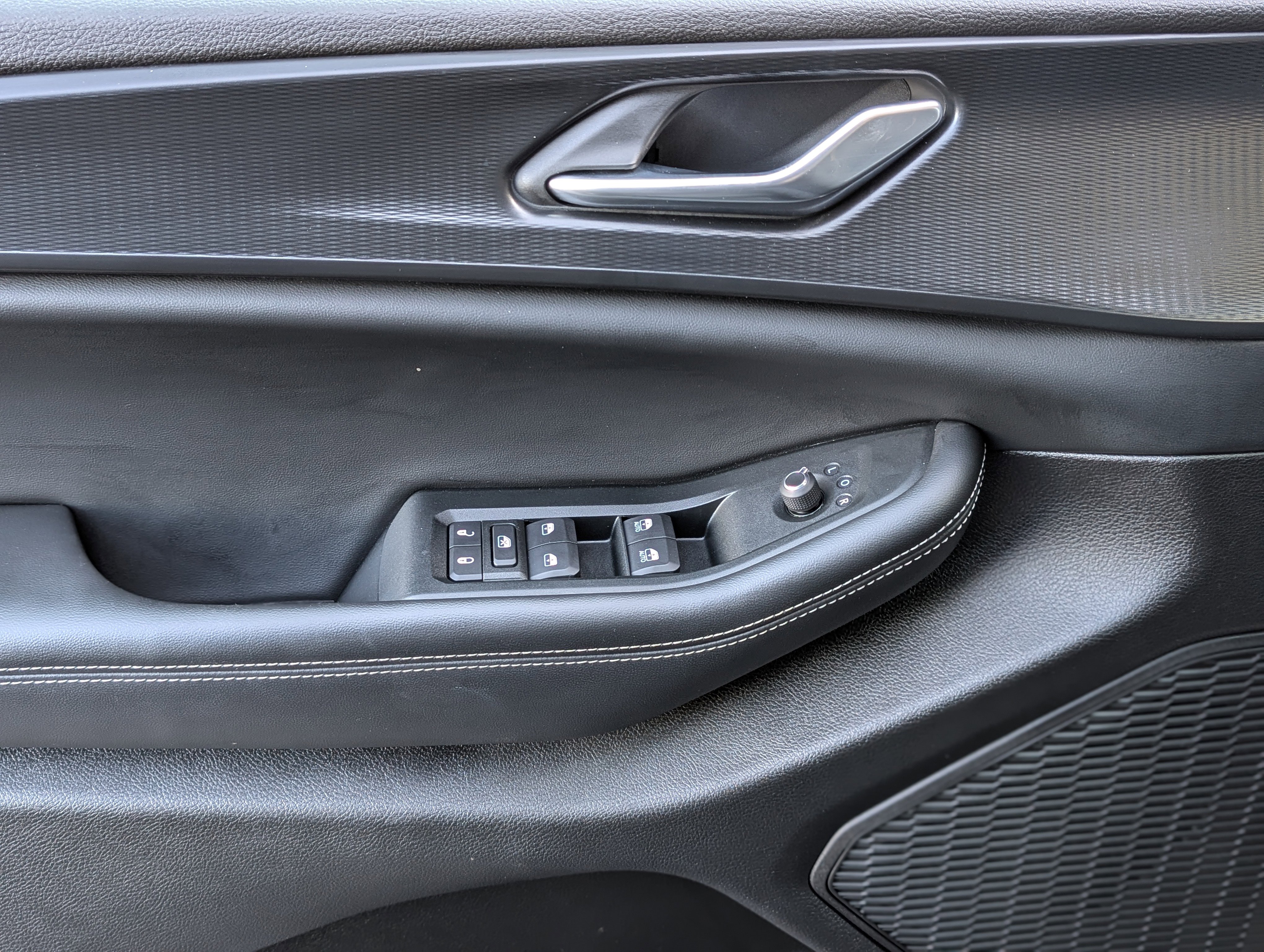 Used 2024 Jeep Grand Cherokee L Laredo image 15