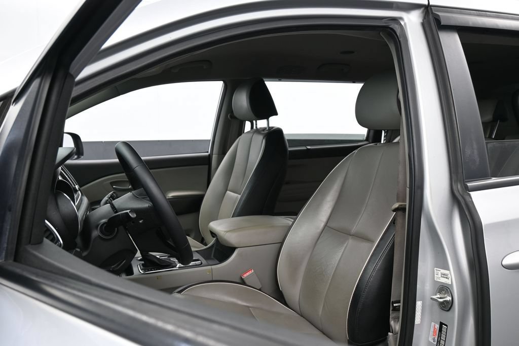 Used 2021 Kia Sedona EX FWD image 10