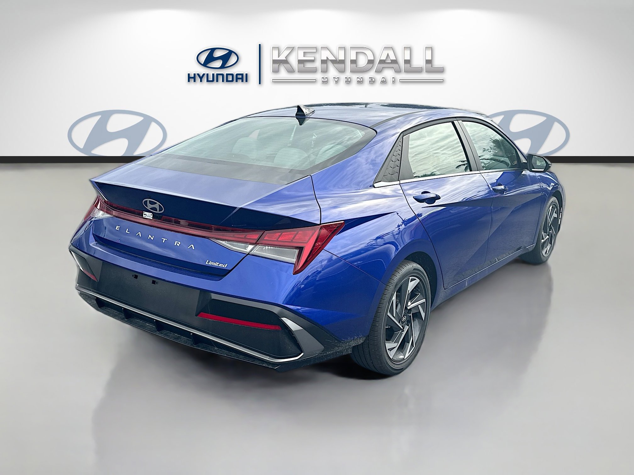 New 2025 Hyundai Elantra Limited w/ Cargo Package image 6