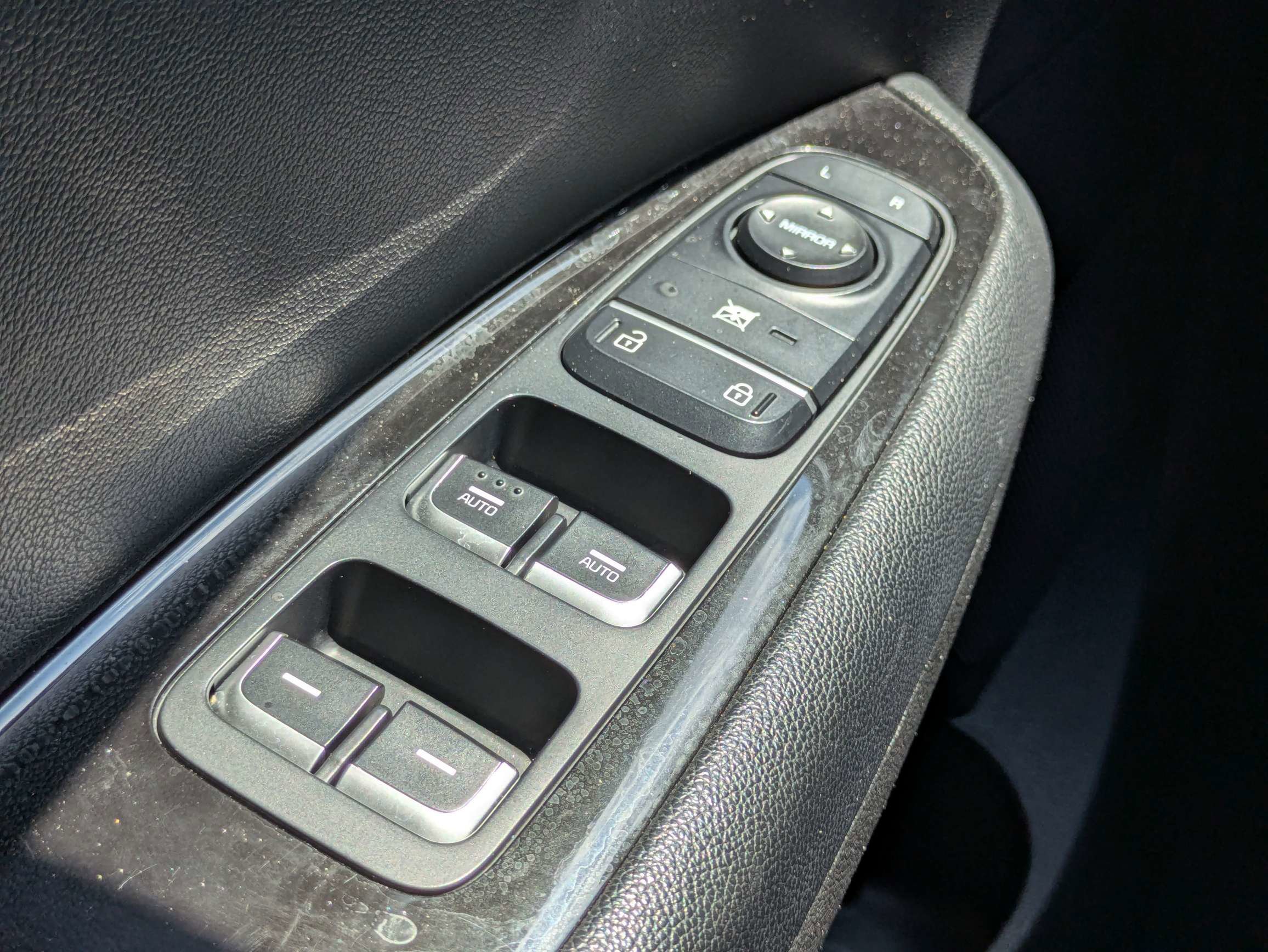 Used 2019 Kia Optima SX FWD image 25