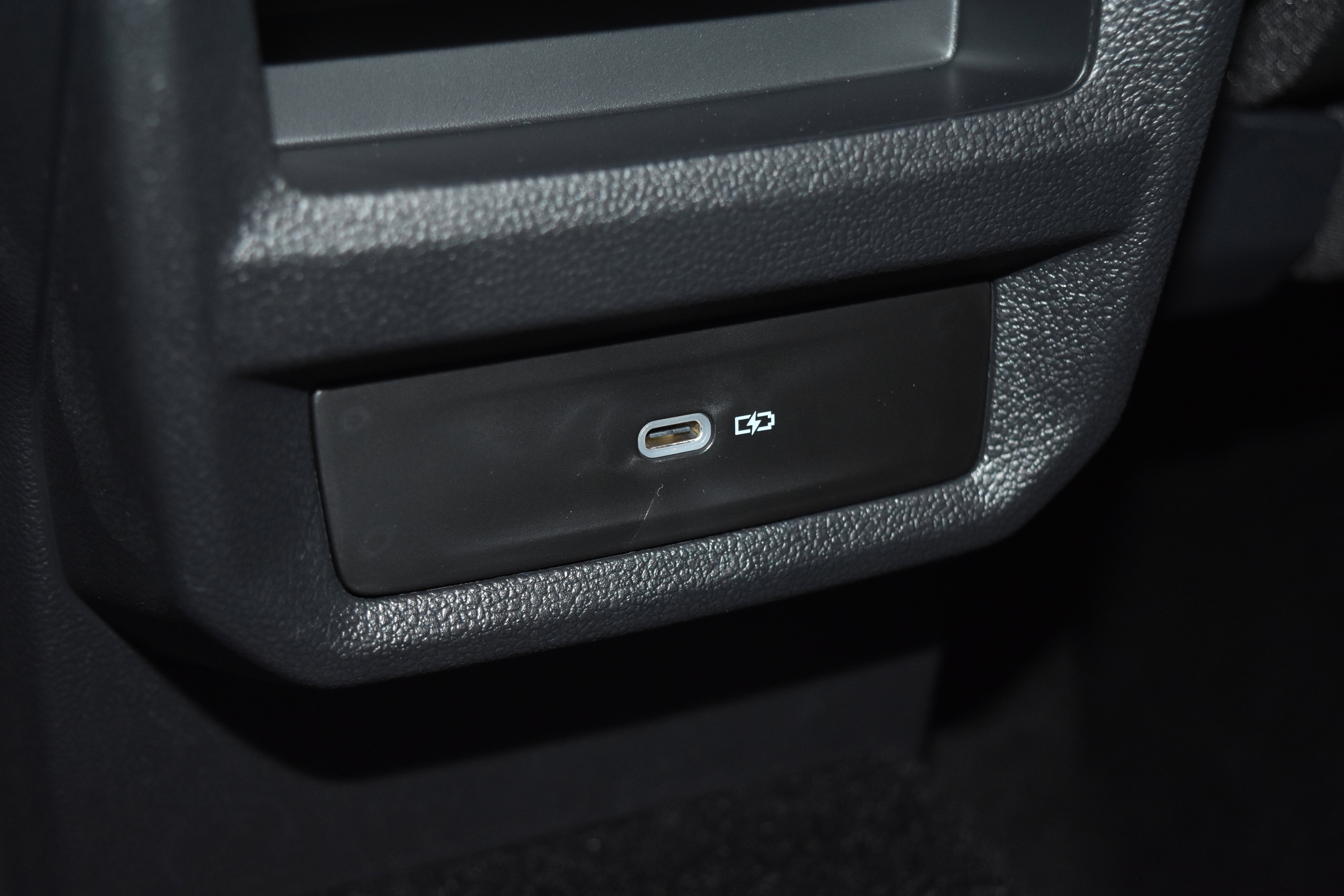 New 2025 Volkswagen Taos SE image 17