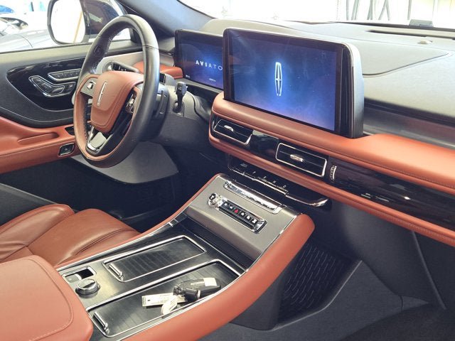 Used 2025 Lincoln Aviator Reserve w/ Equipment Group 201A image 5