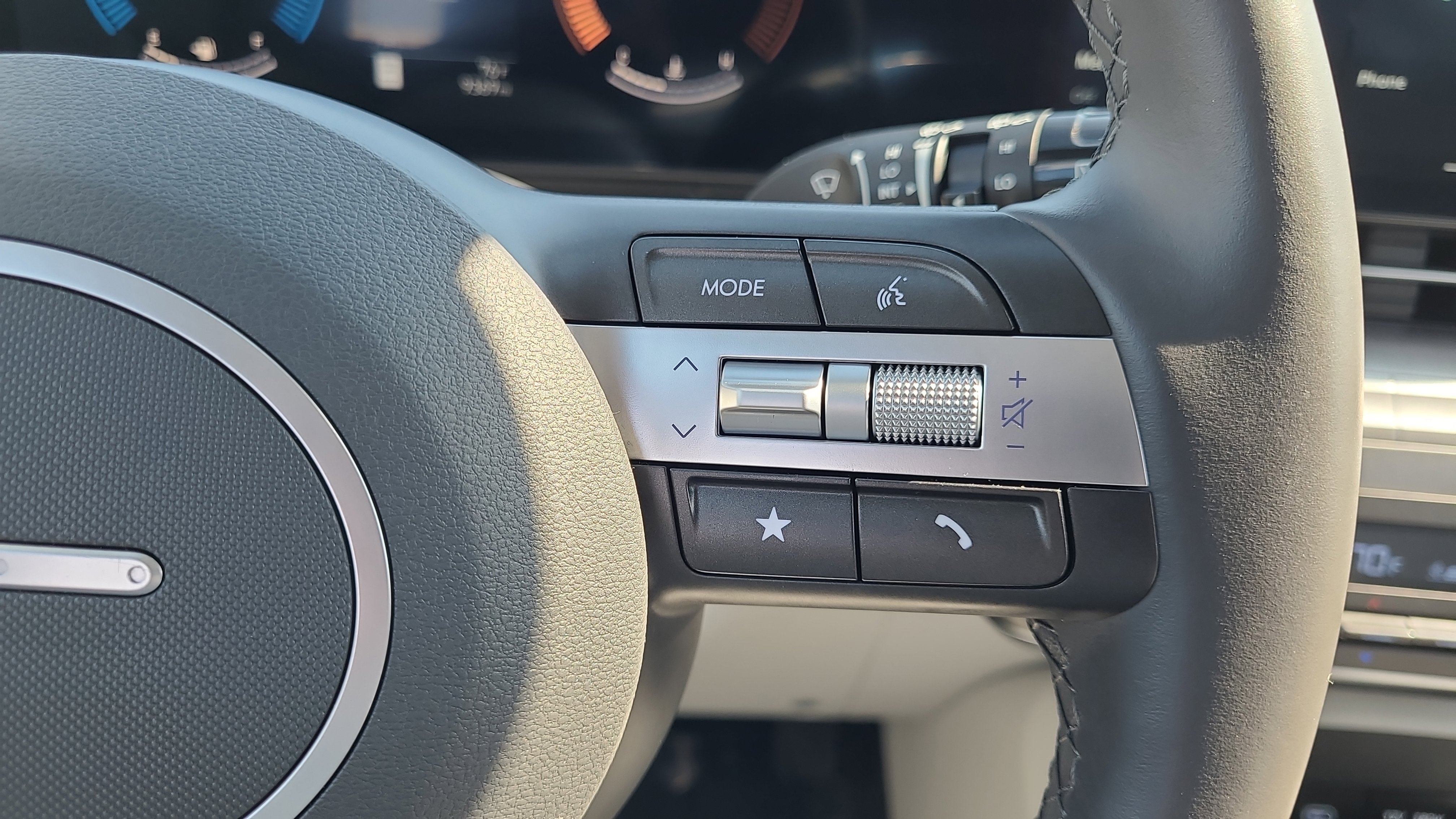 Used 2025 Hyundai Kona SEL image 13