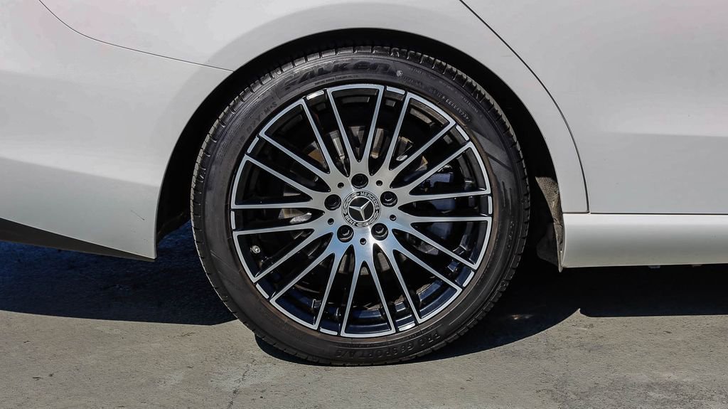 Used 2022 Mercedes-Benz C 300 Sedan image 12