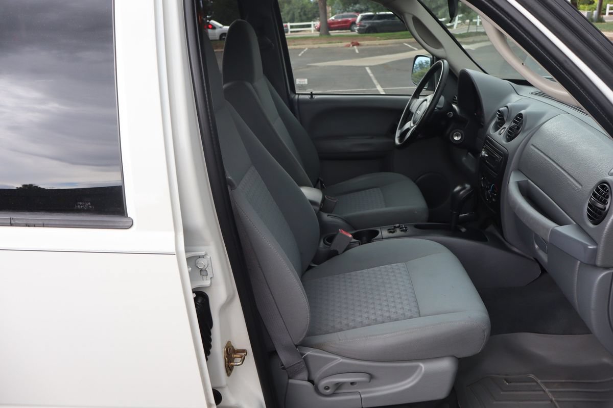 Used 2006 Jeep Liberty Sport AWD/4WD image 22