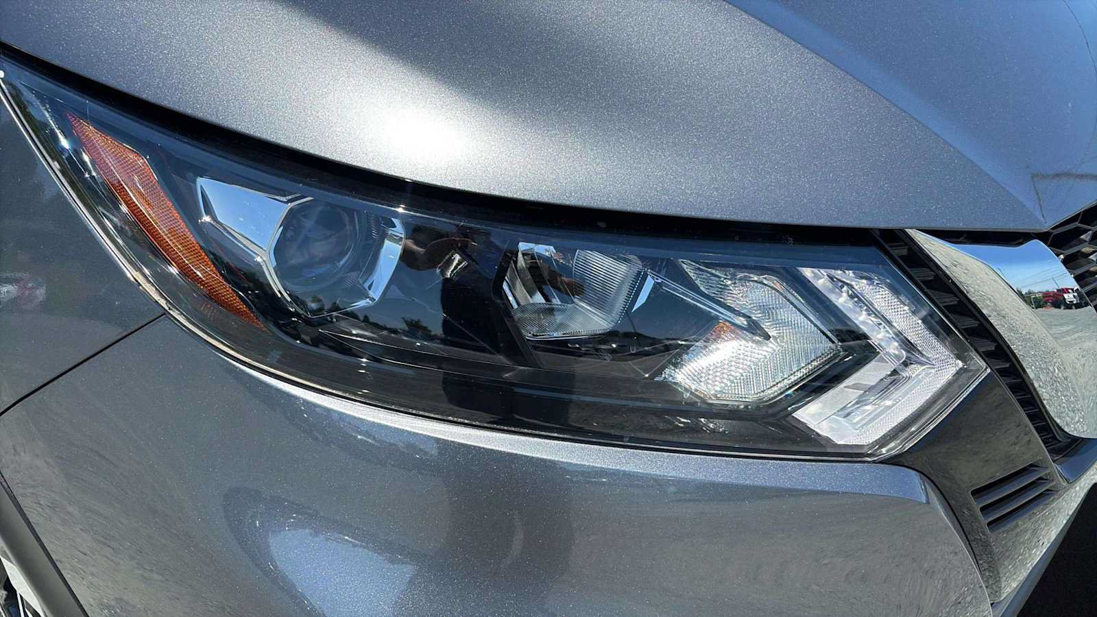 Used 2022 Nissan Rogue Sport SL AWD/4WD image 26