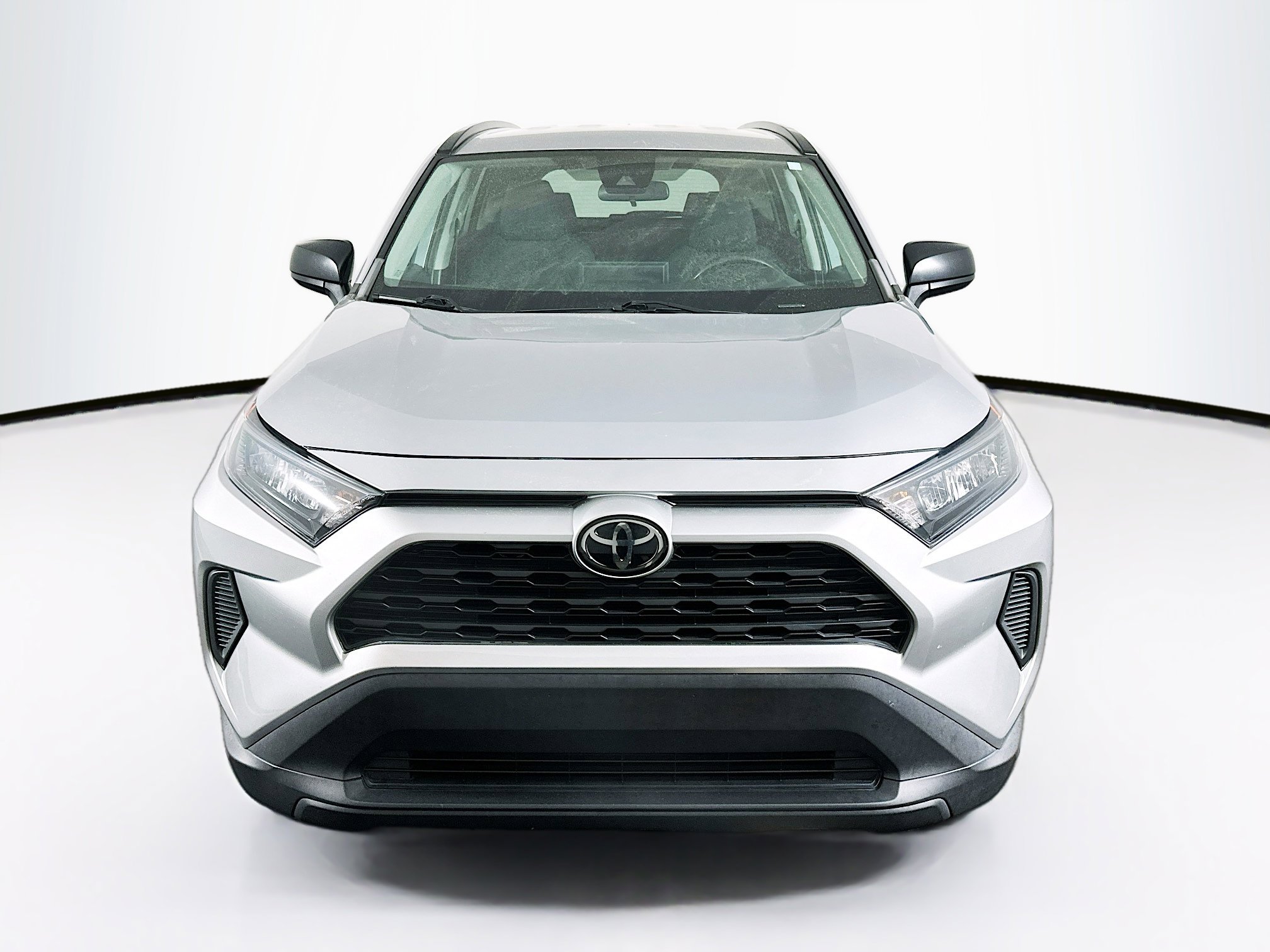 Used 2021 Toyota RAV4 LE FWD image 2