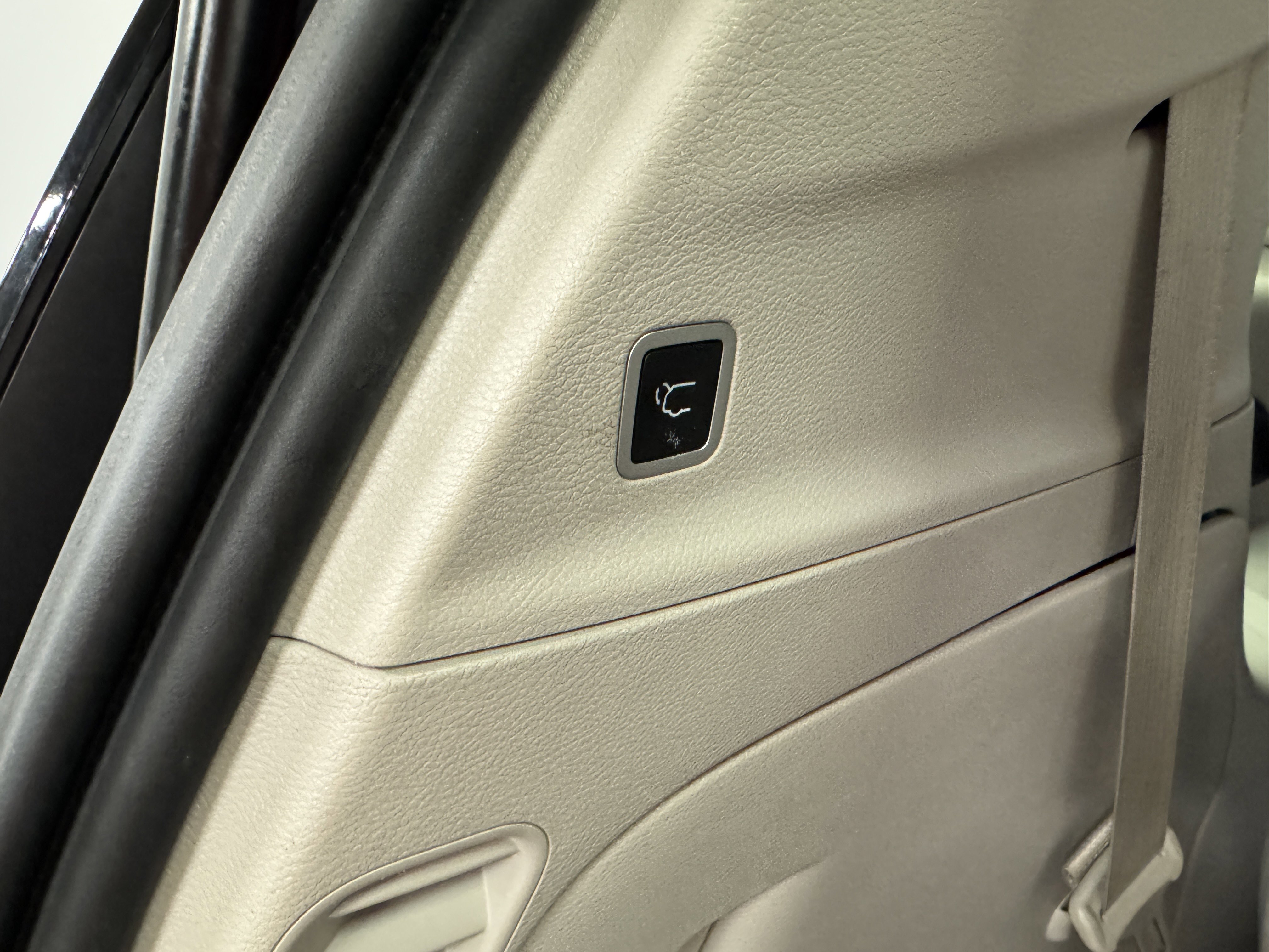 Used 2021 Chrysler Pacifica Touring-L image 13