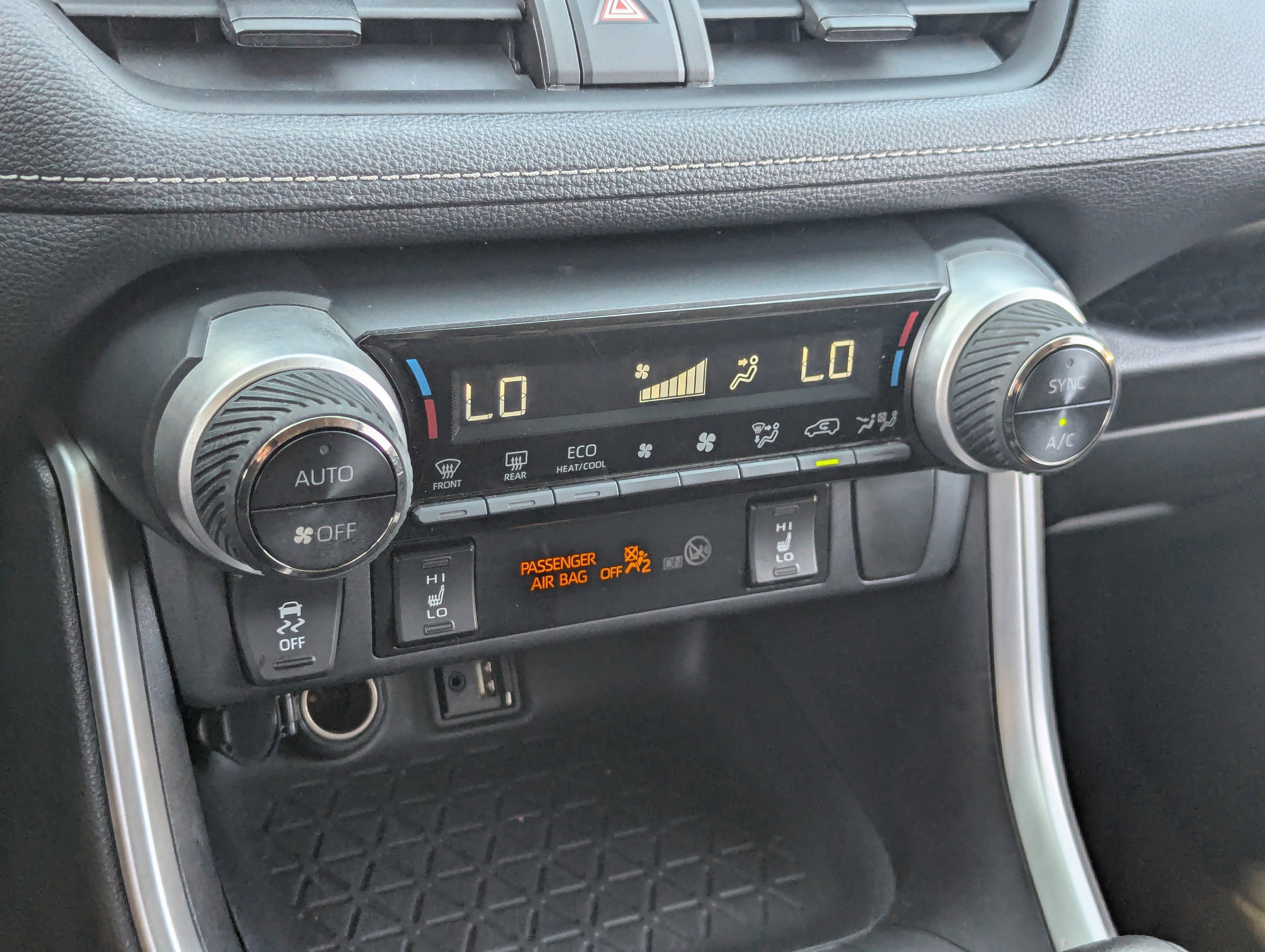 Used 2019 Toyota RAV4 XLE image 26