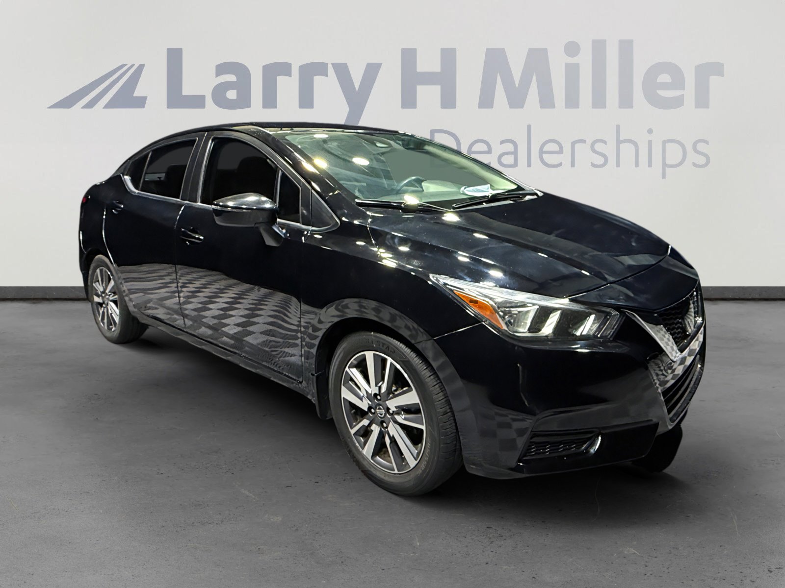 Used 2020 Nissan Versa SV image 7