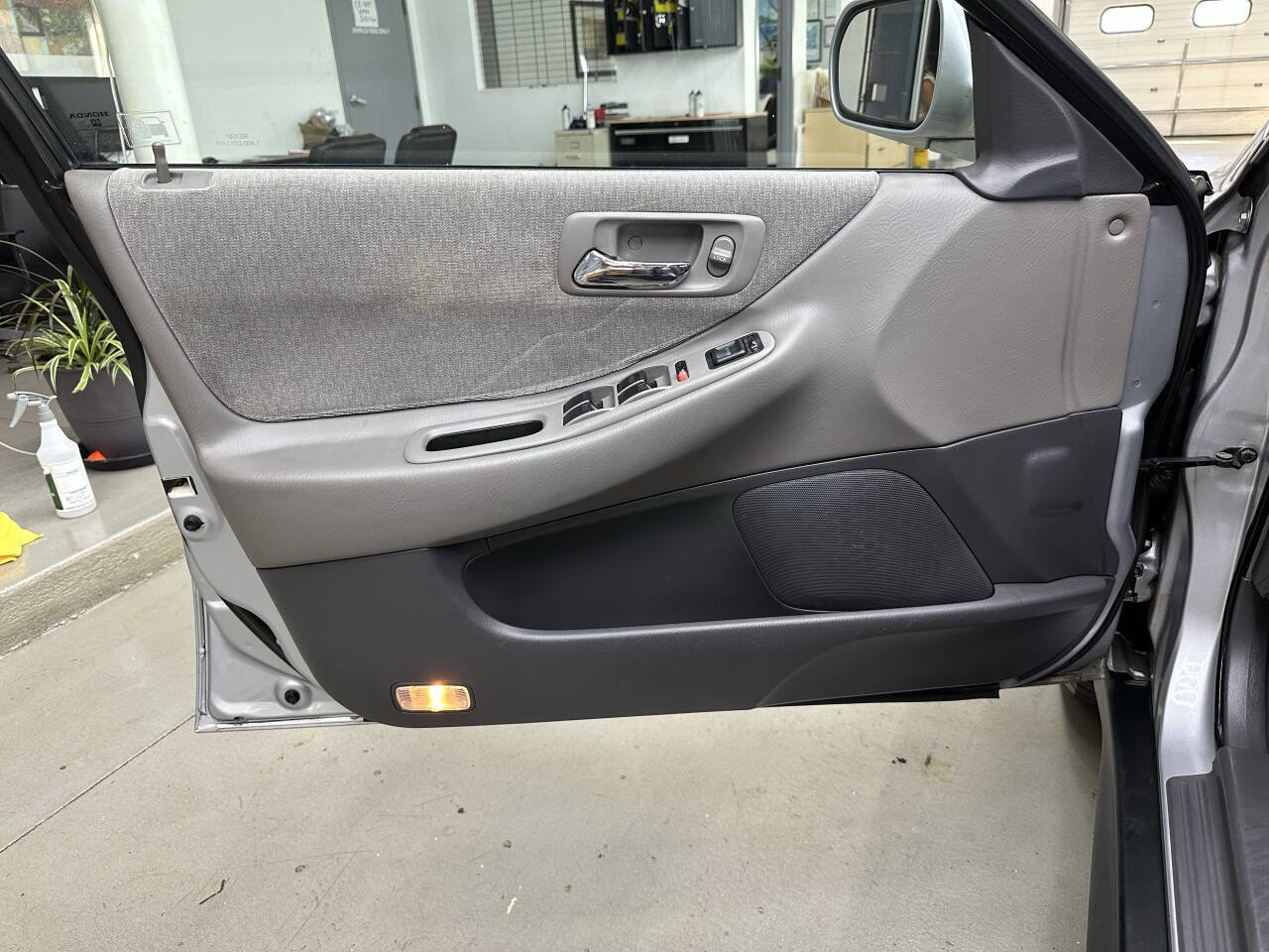 Used 2001 Honda Accord LX image 10