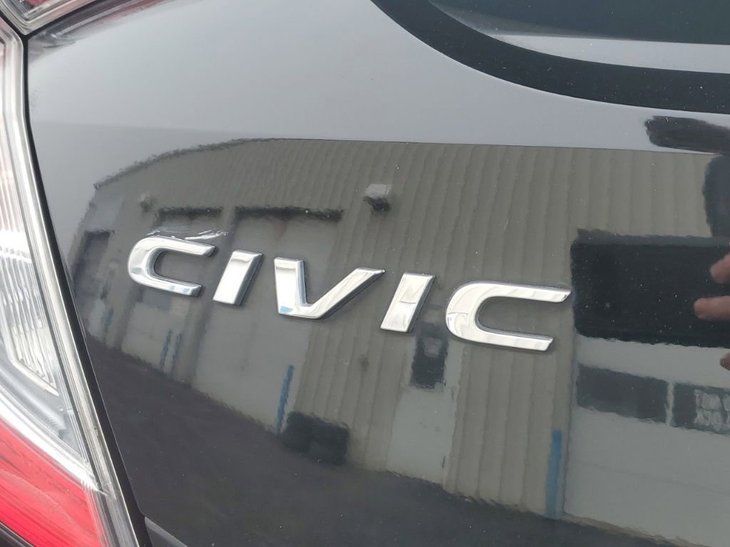 Used 2018 Honda Civic Sport image 11