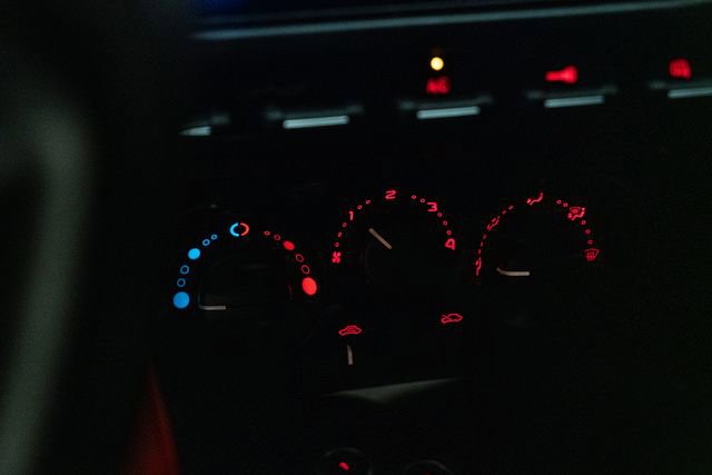 Used 2015 Alfa Romeo 4C Coupe w/ Leather Interior Group image 26