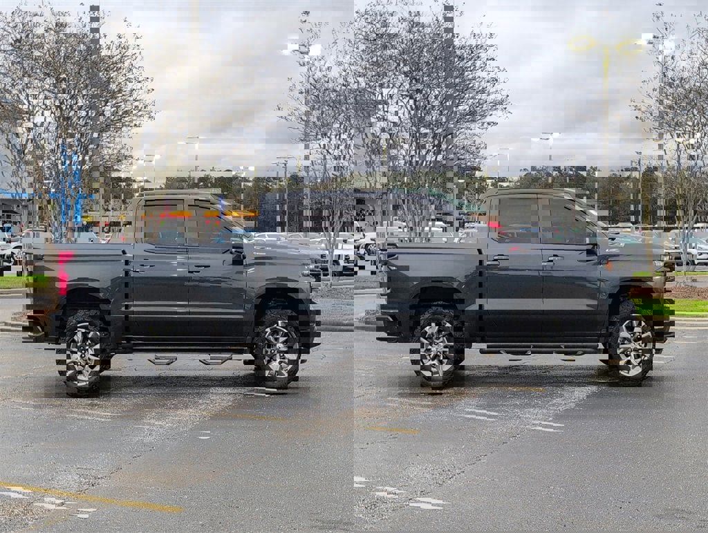 Used 2020 Chevrolet Silverado 1500 RST w/ All-Star Edition image 2