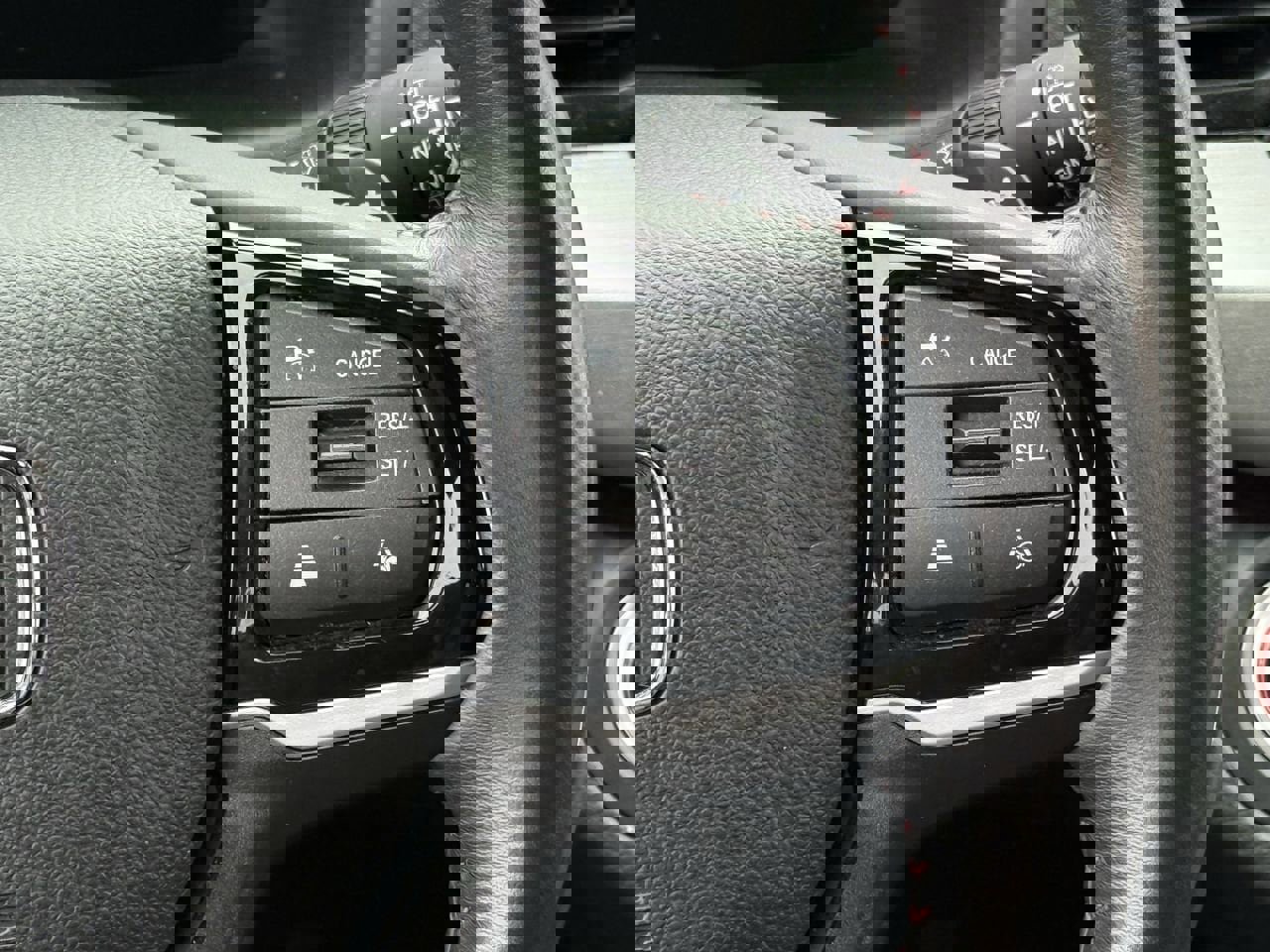 Used 2025 Honda Odyssey Sport-L image 13