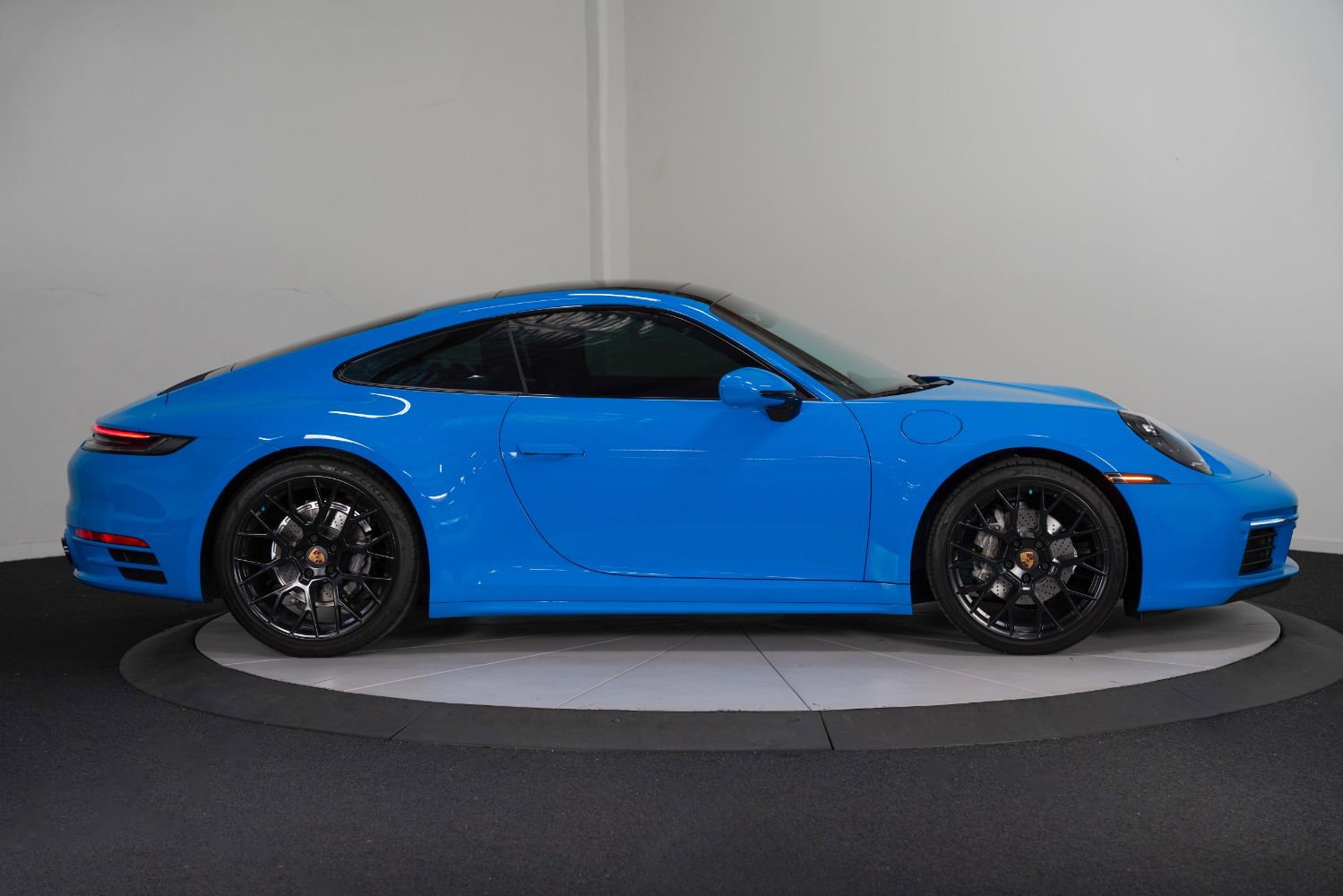 Used 2023 Porsche 911 Carrera w/ Sport Chrono Package RWD image 9