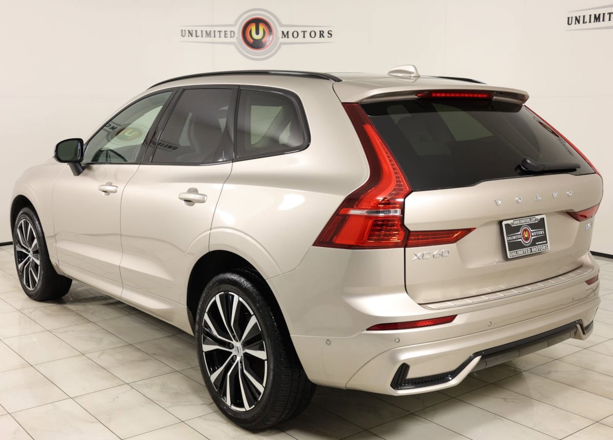 Used 2025 Volvo XC60 B5 Plus w/ Protection Package Premier AWD/4WD image 4