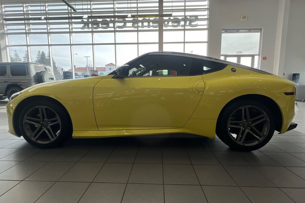 Used 2024 Nissan Z Sport w/ Floor Mat Package image 6